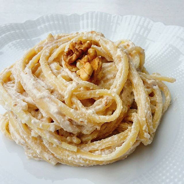 Linguine ricotta e noci